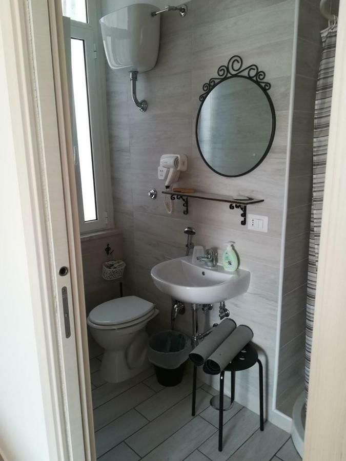Il Frangipane Bed & Breakfast Формия Екстериор снимка