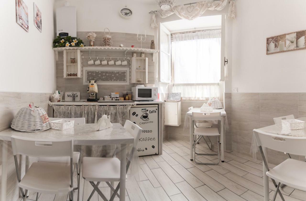 Il Frangipane Bed & Breakfast Формия Екстериор снимка