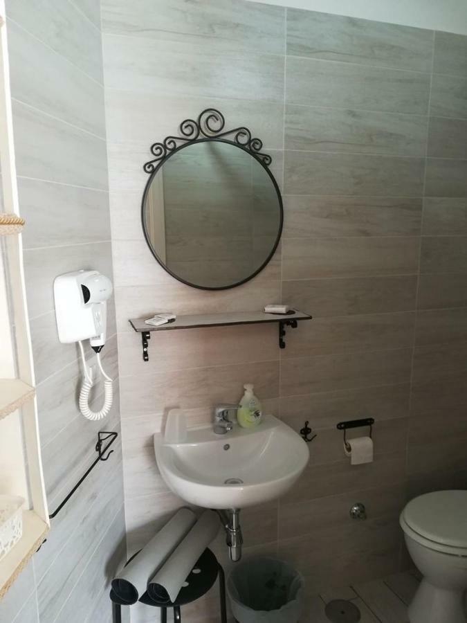 Il Frangipane Bed & Breakfast Формия Екстериор снимка